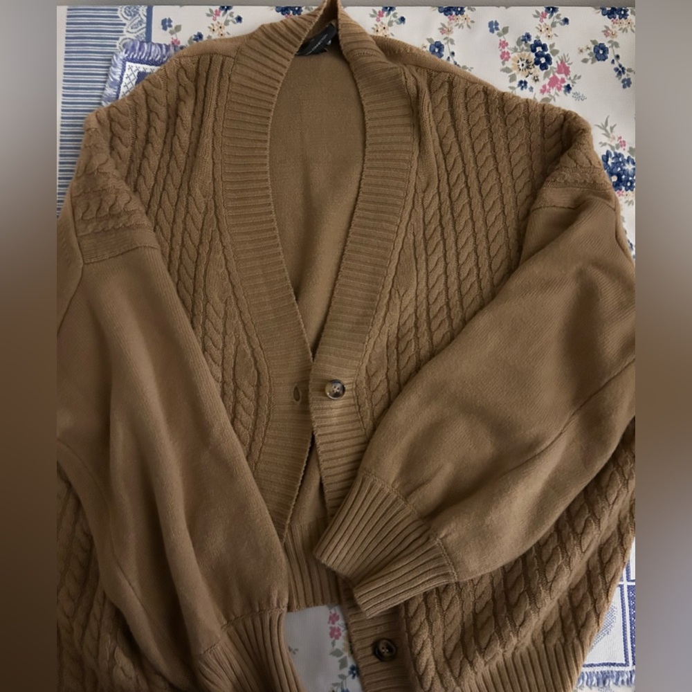 Large, mustard/ beige knit baggy sweater